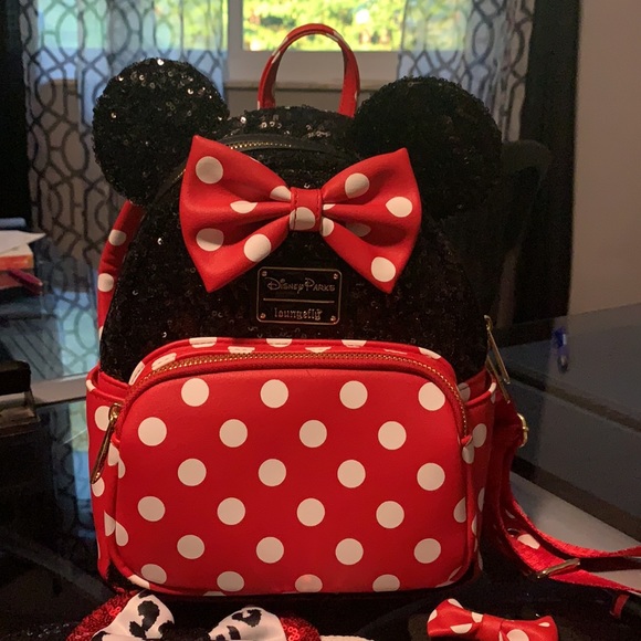 ๐๐ Disney Bundle! ๐๐ SOLD! - Picture 3 of 7